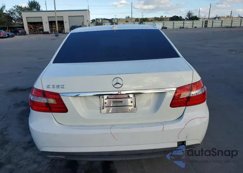 2012 Mercedes-Benz E 350 z USA, uszkodzony, nr VIN WDDHF5KB1CA585740